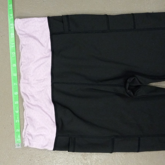 STARTING POINT LAVANDER AND BLACK, 2 SIDE POCKETS, ATHLETIC CAPRIS - Picture 3 of 8